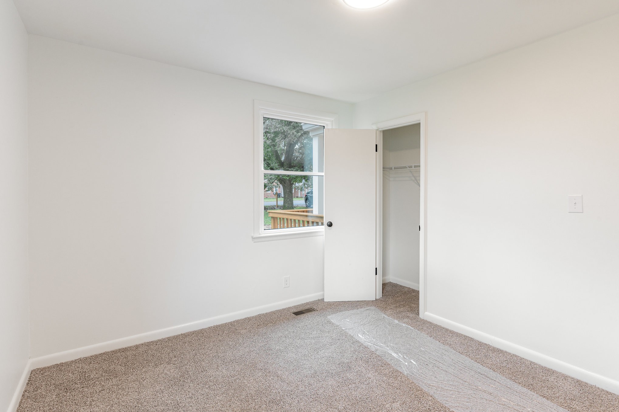 1307 Atlas Street Murfreesboro, TN 37130 - Photo 14 of 24 an empty room with windows