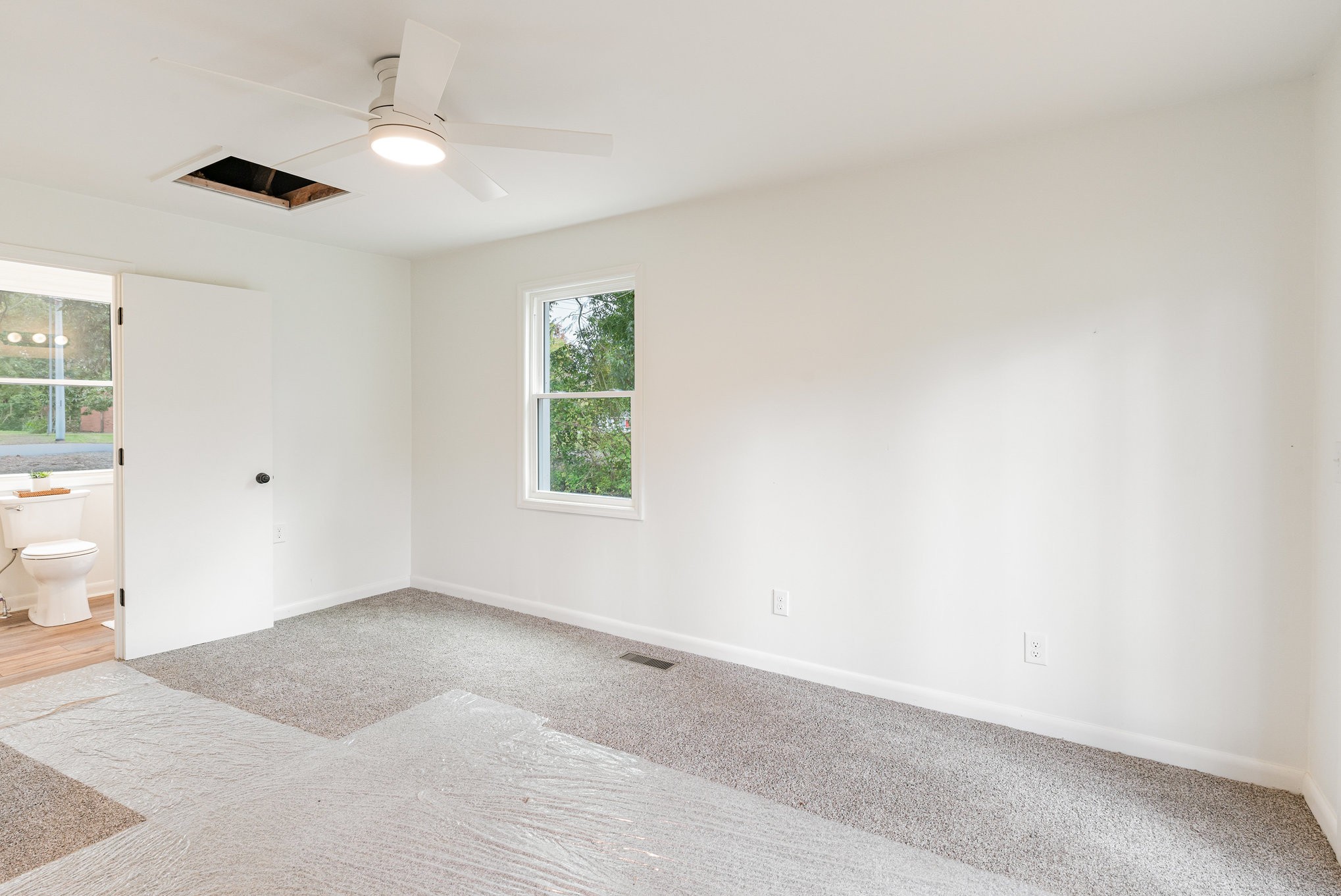 1307 Atlas Street Murfreesboro, TN 37130 - Photo 15 of 24 an empty room with windows and fan