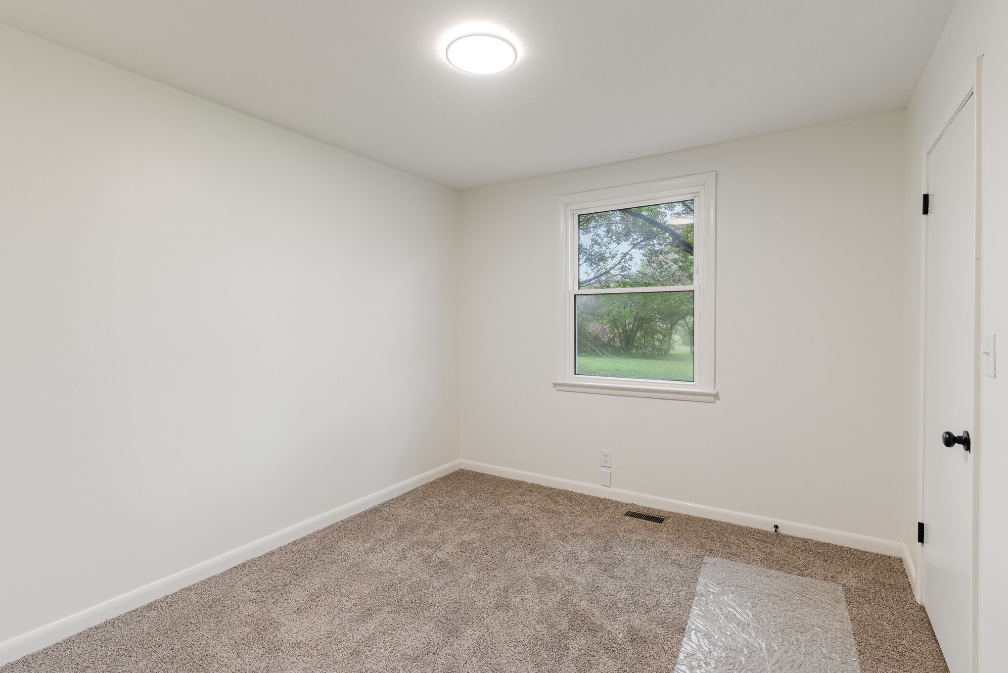 1307 Atlas Street Murfreesboro, TN 37130 - Photo 8 of 24 an empty room with a window