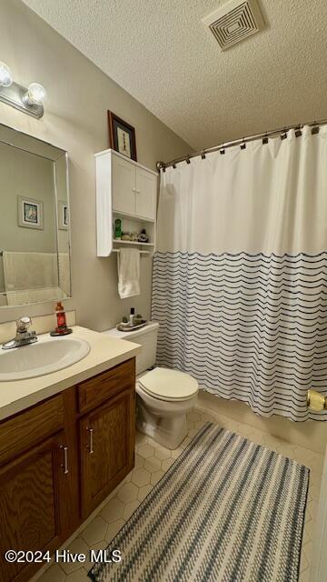 2072 Quail Ridge Road, Unit A Greenville, NC 27858 - Photo 34 of 46 Hall Bath