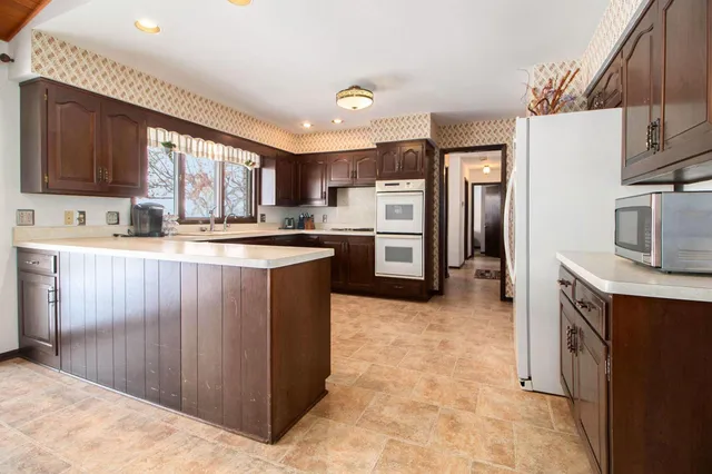 $799,900 | 2827 Fairway Drive, Saline, MI 48176