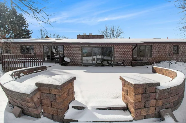 $799,900 | 2827 Fairway Drive, Saline, MI 48176