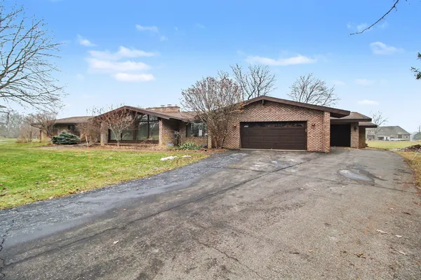 $620,000 | 2827 Fairway Drive, Saline, MI 48176