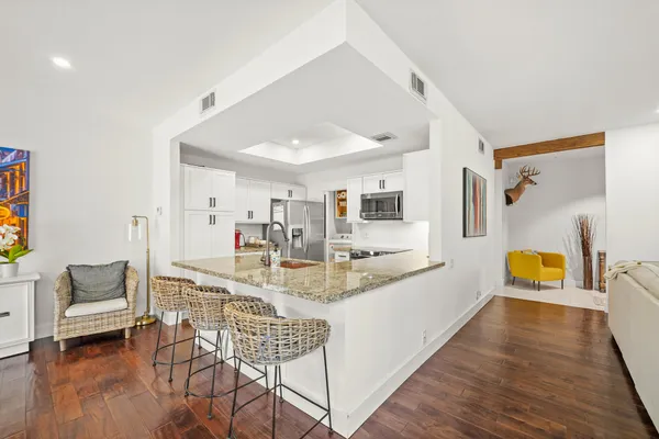 $350,000 | 308 Litchfield Lane, Houston, TX 77024