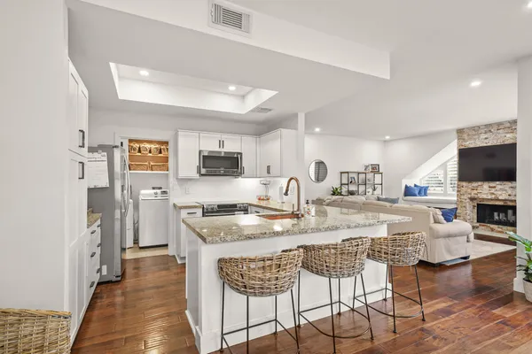 $350,000 | 308 Litchfield Lane, Houston, TX 77024