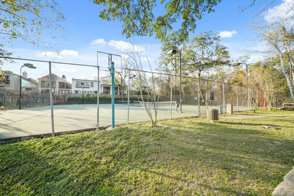 $350,000 | 308 Litchfield Lane, Houston, TX 77024