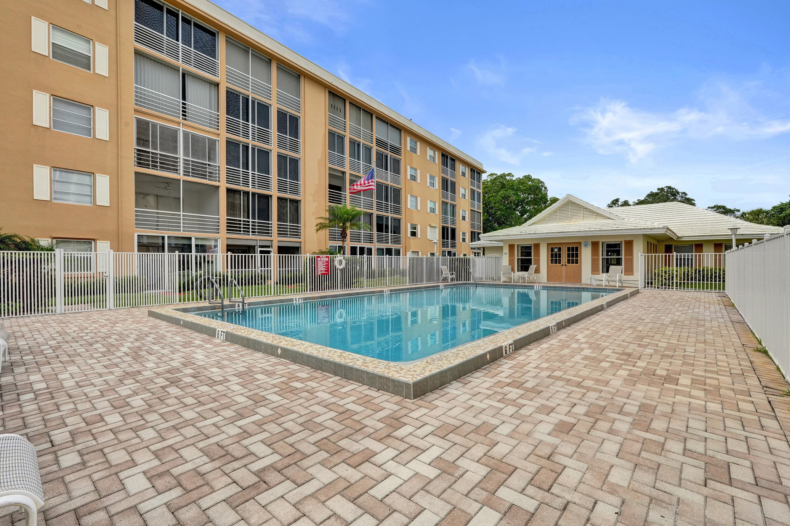 304 Golfview Road, Unit 304 North Palm Beach, FL 33408 - Photo 23 of 39 Waterway East-Pool 2