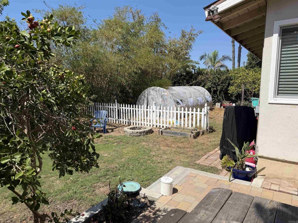 1040-1042 Golden Road Encinitas, CA 92024 - Photo 4 of 7 Gallery Image 4