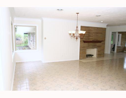 535 Sangree Road Pittsburgh, PA 15237 - Photo 4 of 12 Dining Room.