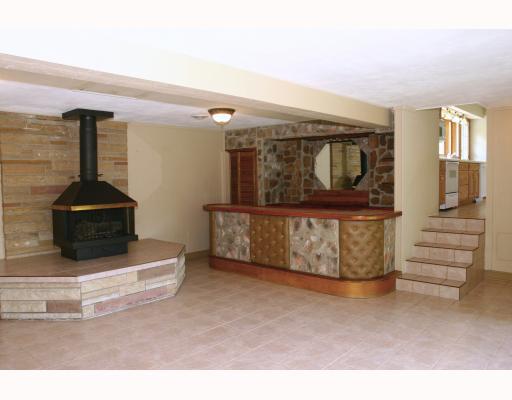 535 Sangree Road Pittsburgh, PA 15237 - Photo 5 of 12 Den/Family/Great Room.