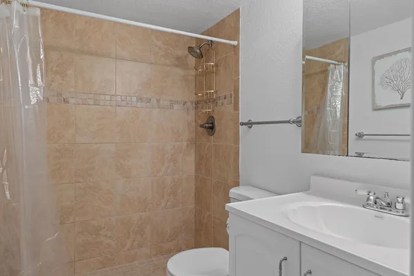 $2,500 | 2565 South Ocean Boulevard, Unit 208, Palm Beach, FL 33480