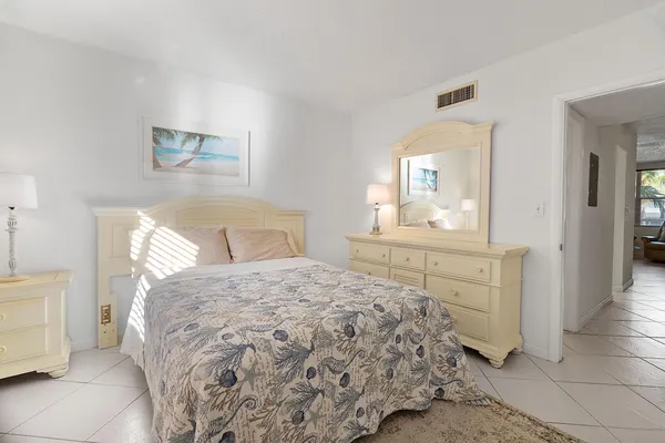 $2,500 | 2565 South Ocean Boulevard, Unit 208, Palm Beach, FL 33480