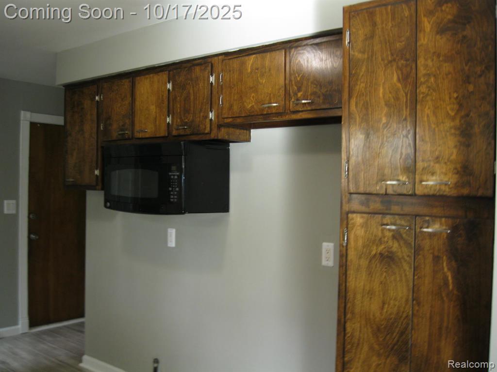 4491 Ormond Road White Lake, MI 48383 - Photo 16 of 39 Gallery Image 16