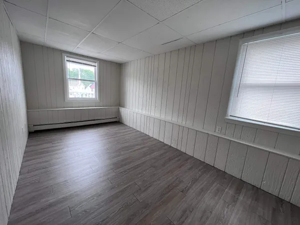 $1,900 | 148 Front Street, Unit 4, Exeter, NH 03833