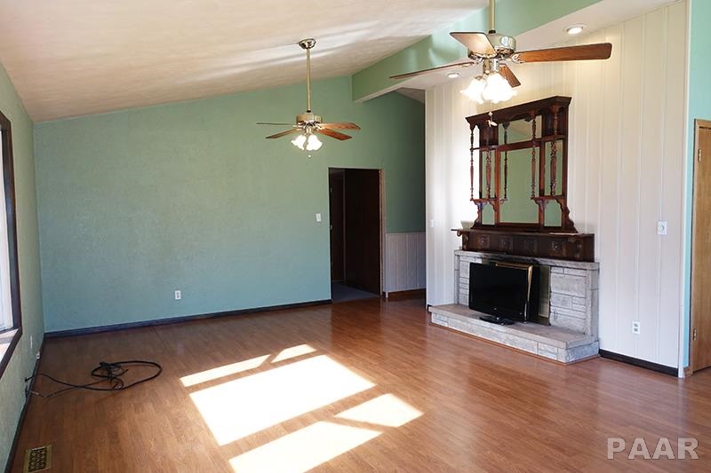 113 Sheffield Road Groveland, IL 61535 - Photo 5 of 36