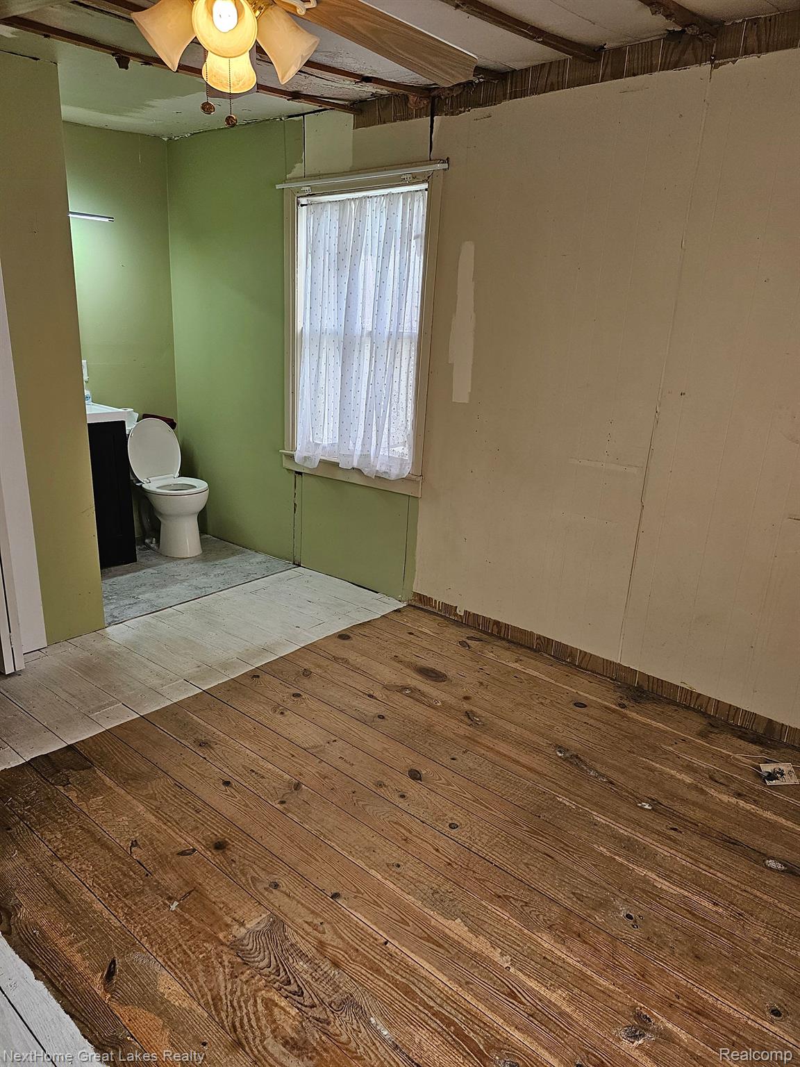 5164 West Carpenter Road Flint, MI 48504 - Photo 13 of 20 Primary Bedroom