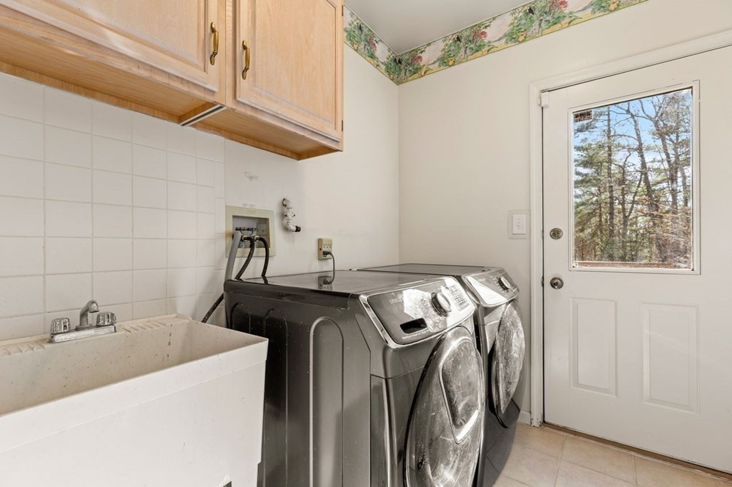 47 Forge Road Sharon, MA 02067 - Photo 13 of 31 Gallery Image 13