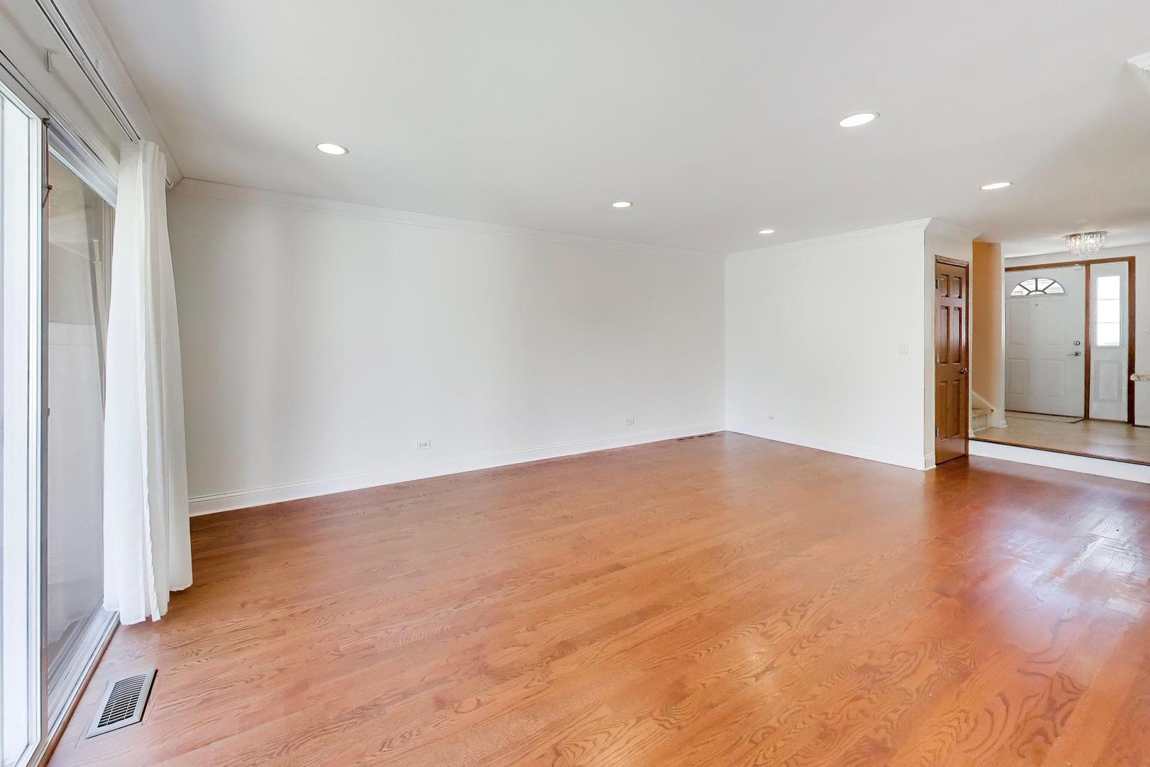 520 Hummingbird Lane Deerfield, IL 60015 - Photo 10 of 42