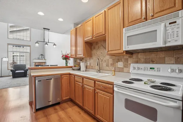 $315,000 | 11491 16th Street Northeast, St. Michael, MN 55376