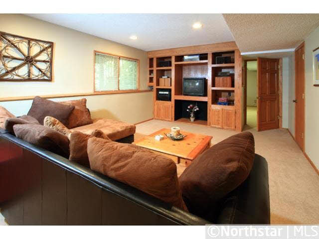 15480 Canyon Ridge Eden Prairie, MN 55347 - Photo 12 of 16 Gallery Image 12