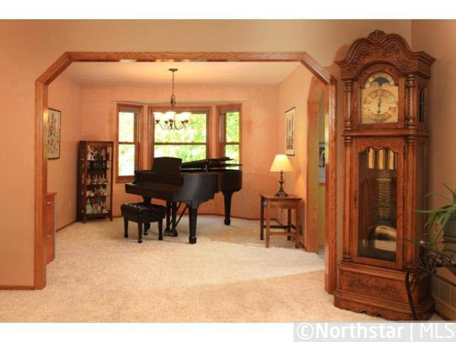 15480 Canyon Ridge Eden Prairie, MN 55347 - Photo 5 of 16 Gallery Image 5