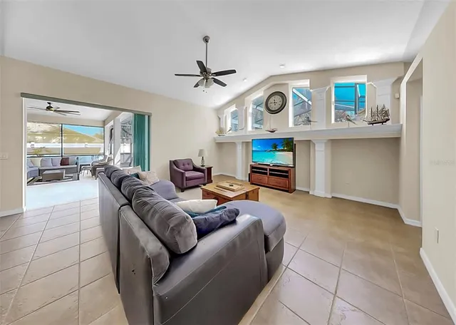 $575,000 | 1105 Sweet Breeze Drive, Valrico, FL 33594