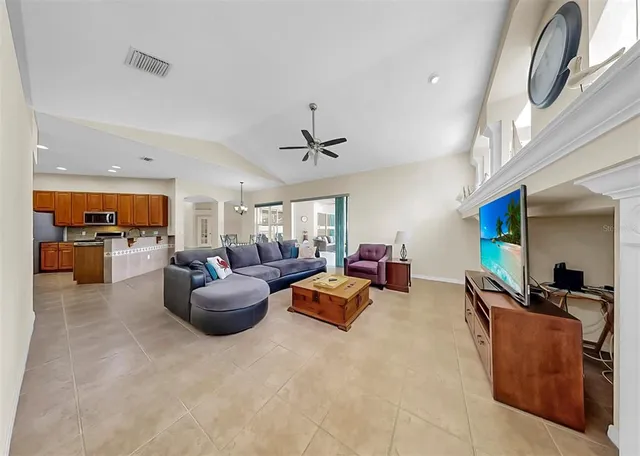 $575,000 | 1105 Sweet Breeze Drive, Valrico, FL 33594