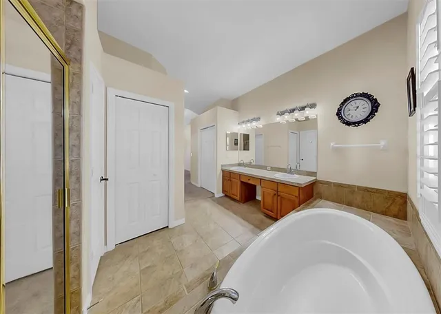 $575,000 | 1105 Sweet Breeze Drive, Valrico, FL 33594