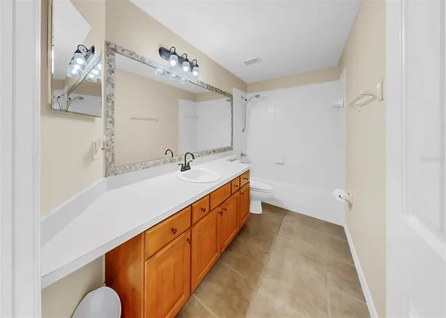 $575,000 | 1105 Sweet Breeze Drive, Valrico, FL 33594