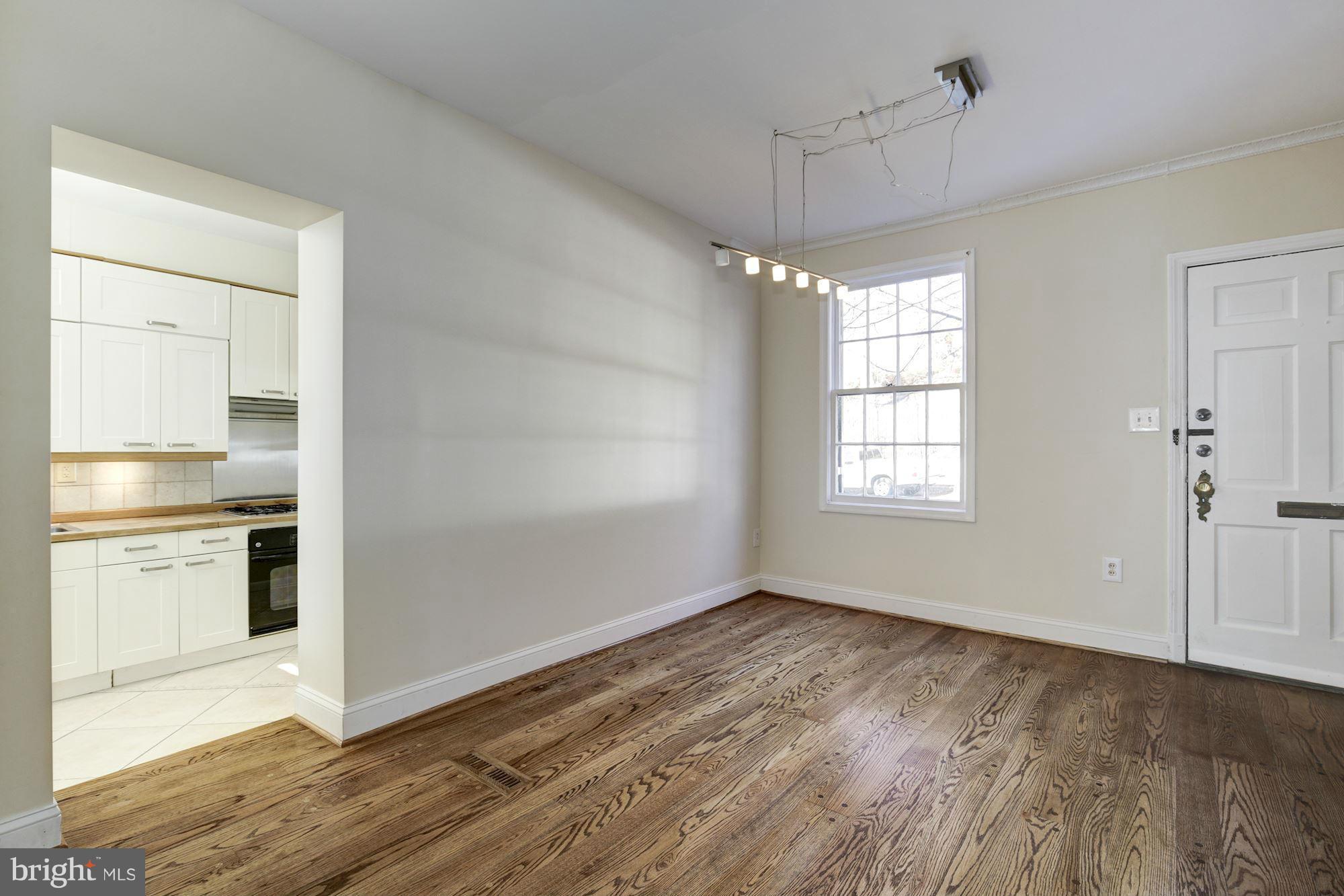 3238 Reservoir Road Northwest Washington, DC 20007 - Photo 3 of 29 Dining Room