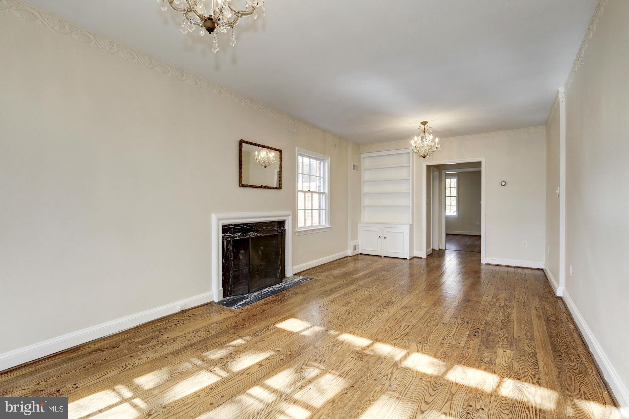 3238 Reservoir Road Northwest Washington, DC 20007 - Photo 6 of 29 Living Room