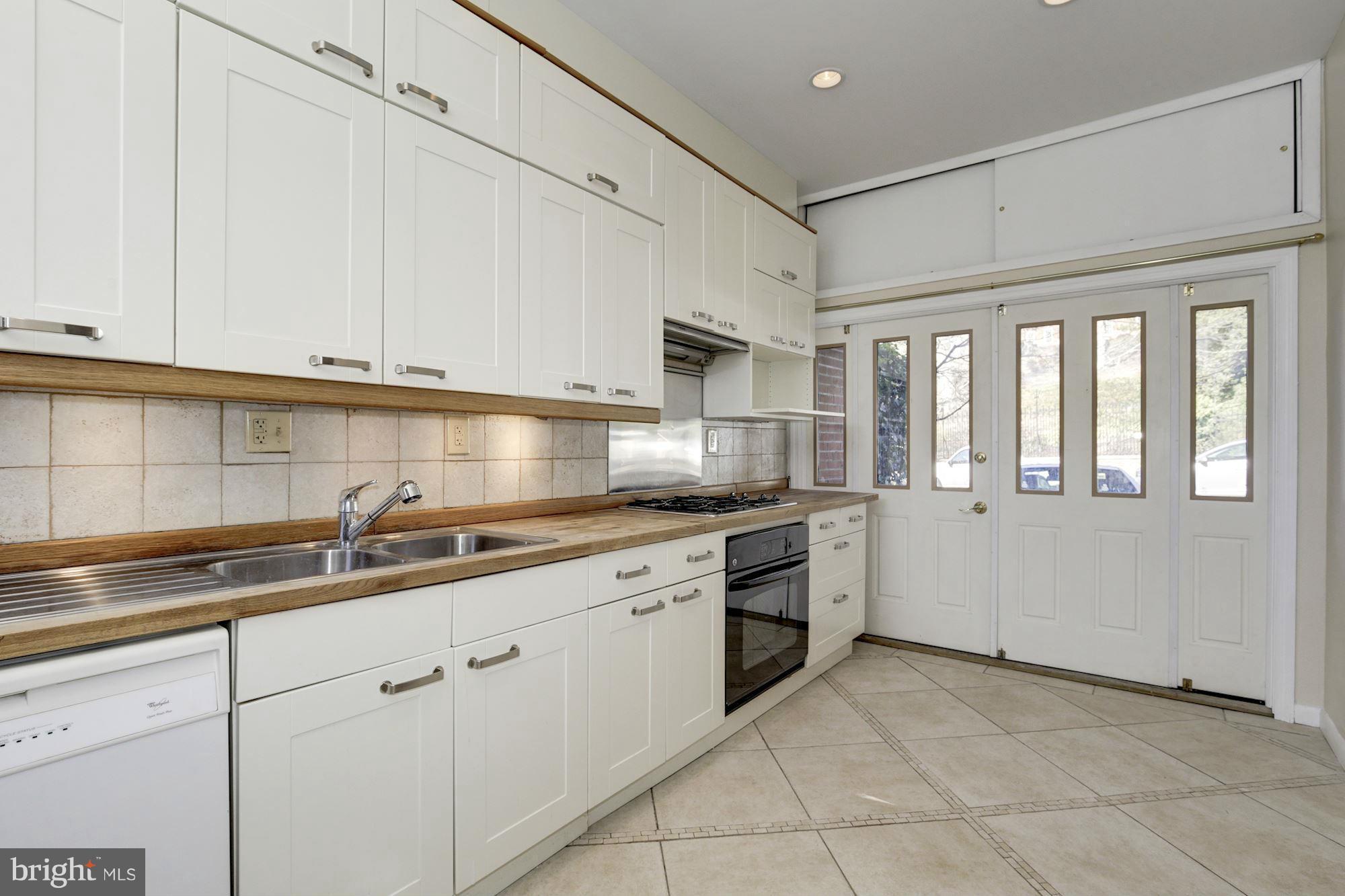 3238 Reservoir Road Northwest Washington, DC 20007 - Photo 8 of 29 Kitchen