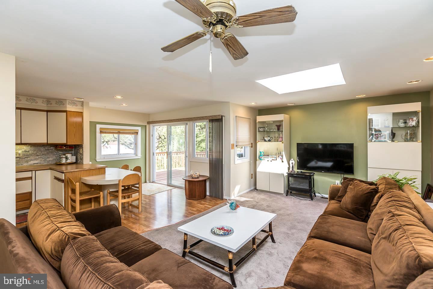 252 Strathmore Road Havertown, PA 19083 - Photo 12 of 43 LARGE FAMILY ROOM