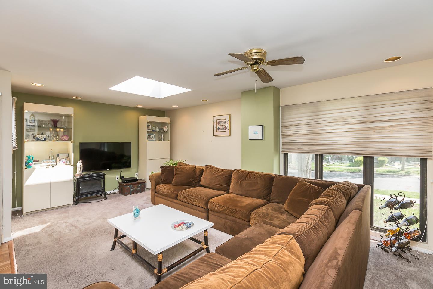 252 Strathmore Road Havertown, PA 19083 - Photo 13 of 43 LARGE FAMILY ROOM