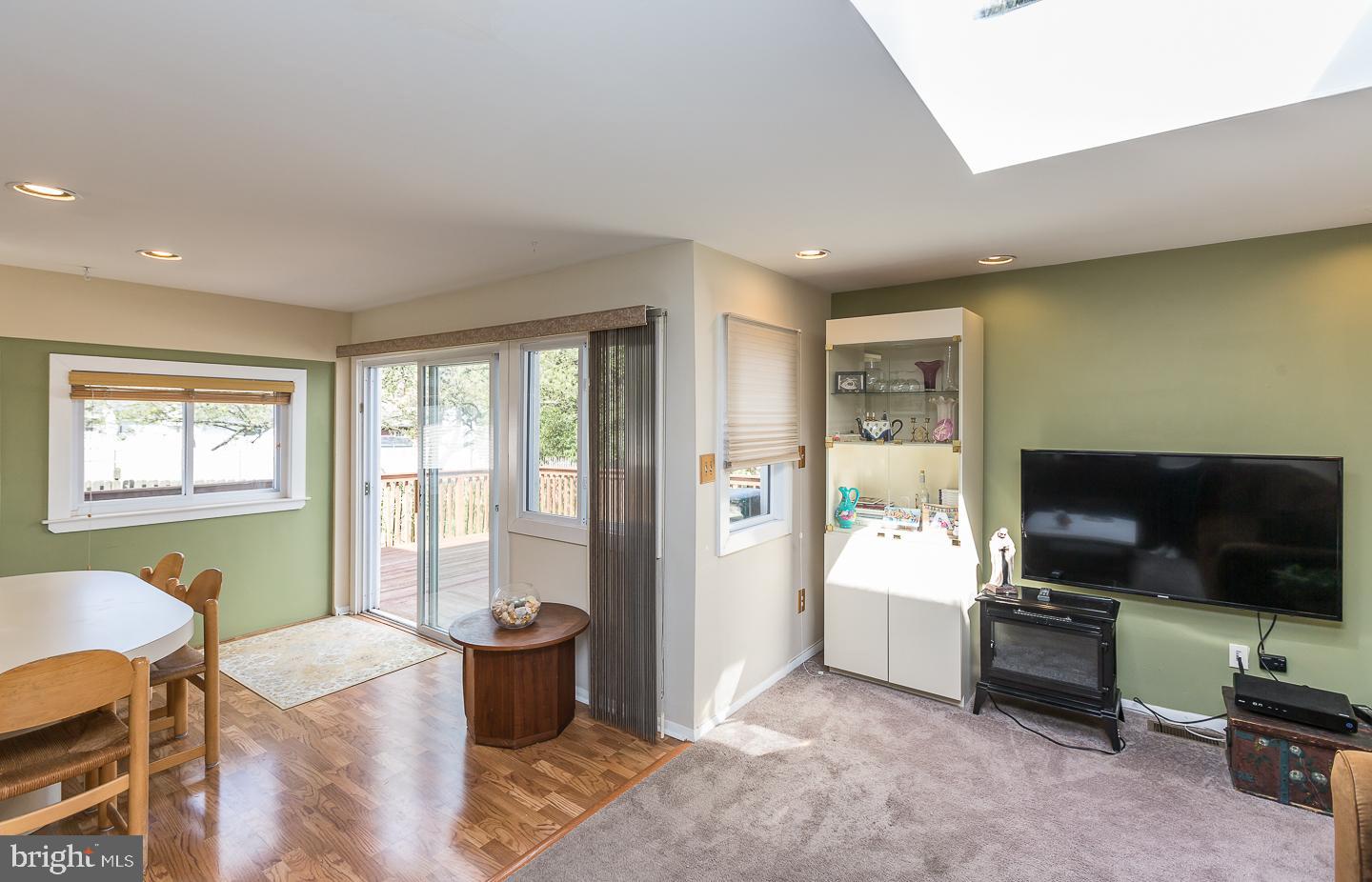252 Strathmore Road Havertown, PA 19083 - Photo 16 of 43 LARGE FAMILY WITH ACCESS TO REAR DECK
