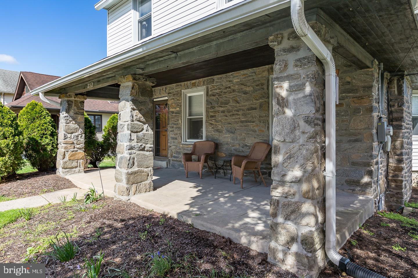 252 Strathmore Road Havertown, PA 19083 - Photo 4 of 43 OPEN FRONT PORCH