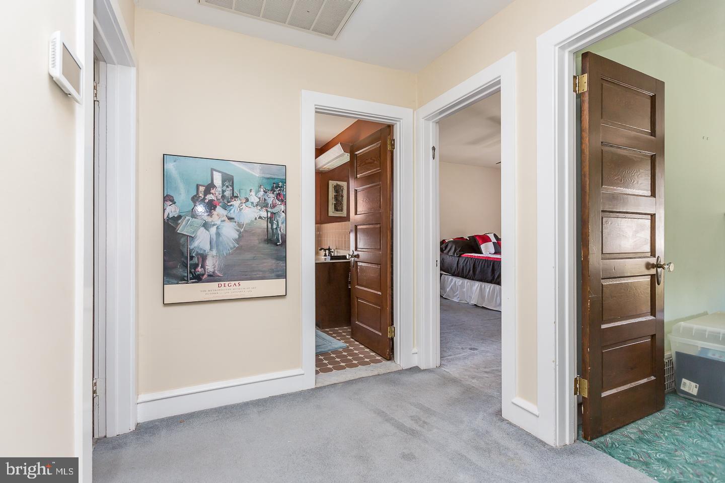 252 Strathmore Road Havertown, PA 19083 - Photo 36 of 43 HALLWAY VIEW
