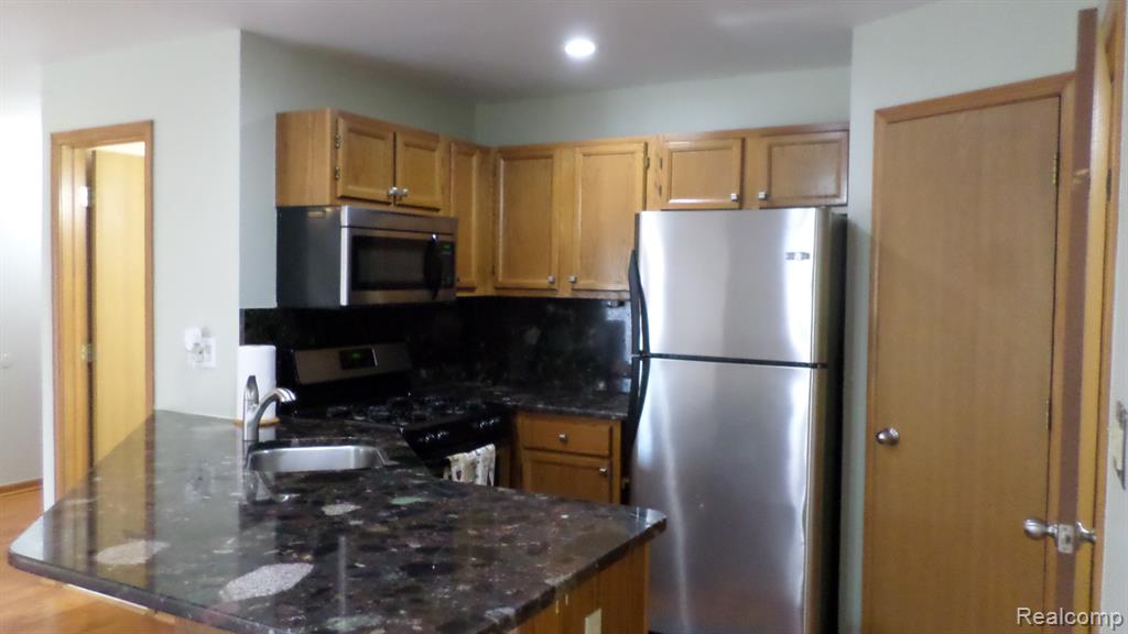 33831 Hooker Road, Unit 6 New Baltimore, MI 48047 - Photo 19 of 34
