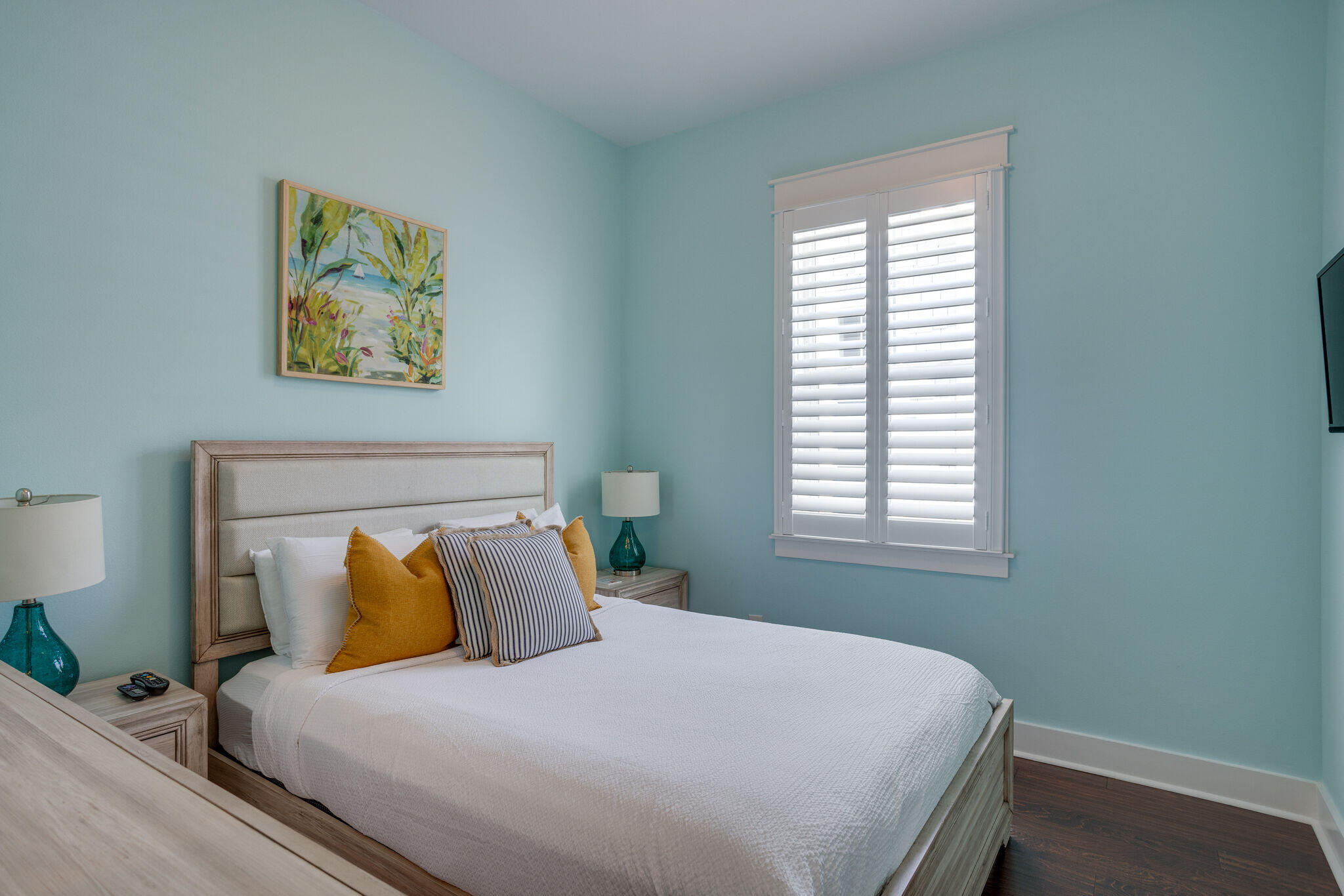 67 Milestone Dr Inlet Beach, Unit A Inlet Beach, FL 32461 - Photo 17 of 44 white headboard bed