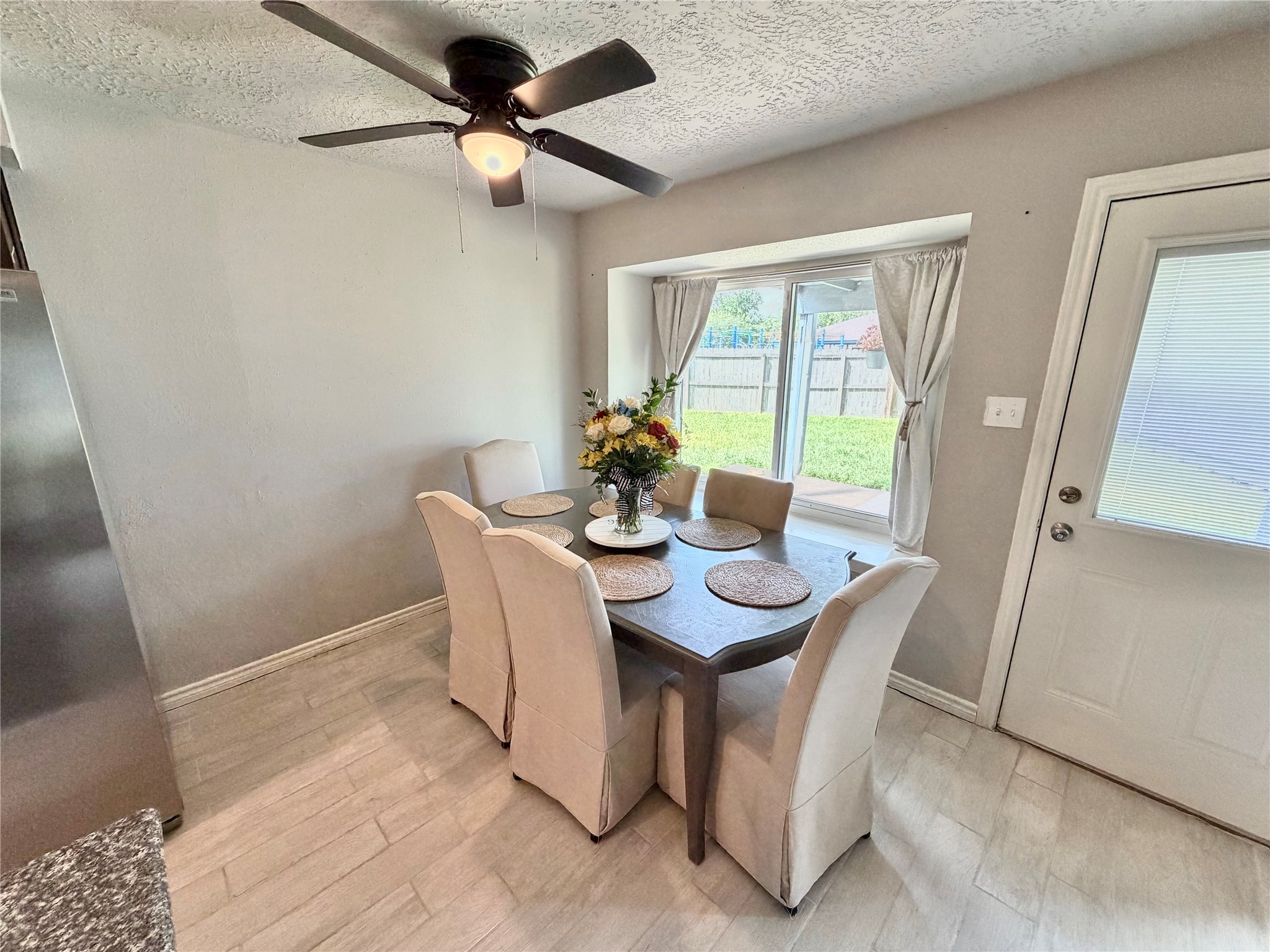 10 Lobo Court Angleton, TX 77515 - Photo 7 of 25