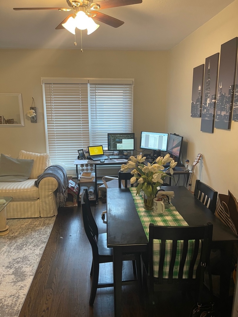 730 West Roscoe Street, Unit 2S Chicago, IL 60657 - Photo 5 of 15 a view of a dining room with furniture