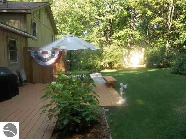 3863 Manchester Road Traverse City, MI 49686 - Photo 6 of 24 1739037-5.JPG