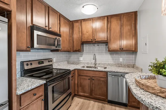 $104,900 | 3729 Snelling Avenue, Unit 308, Minneapolis, MN 55406