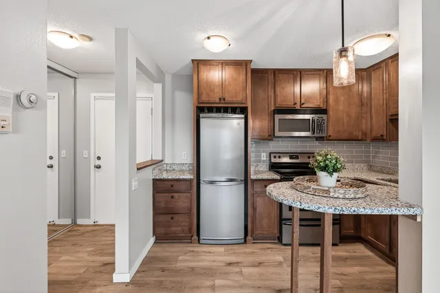 $104,900 | 3729 Snelling Avenue, Unit 308, Minneapolis, MN 55406