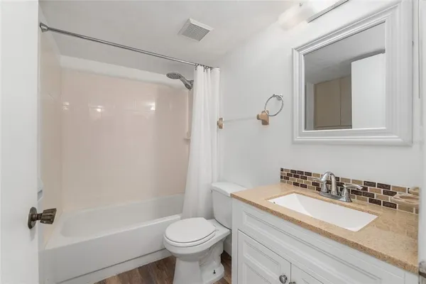 $194,000 | 2715 Northwest 104th Court, Unit 1, Gainesville, FL 32606