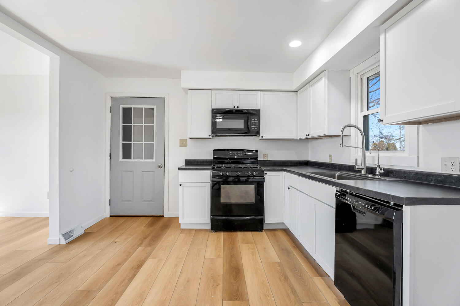 5390 West 400 North Rensselaer, IN 47978 - Photo 11 of 30 1500x1000