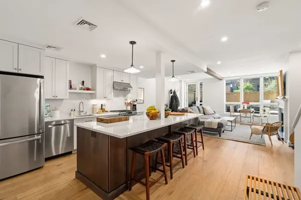 $1,575,000 | 236 West Newton Street, Unit 1, Boston, MA 02116