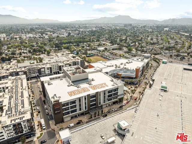 $524,900 | 6938 Laurel Canyon Boulevard, Unit 302, North Hollywood, CA 91605