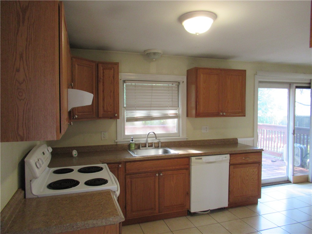 44 Merrimac Road North Smithfield, RI 02896 - Photo 3 of 20 Larege Kitchen