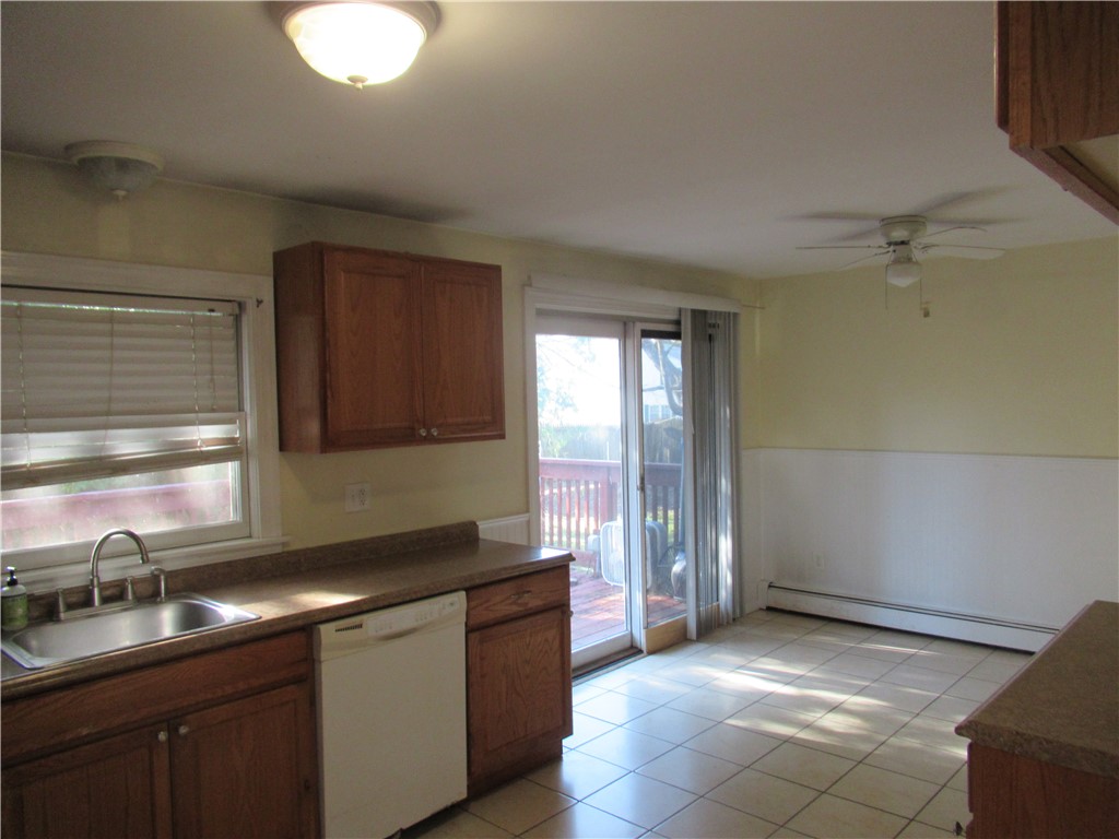 44 Merrimac Road North Smithfield, RI 02896 - Photo 5 of 20 Working Kitchen